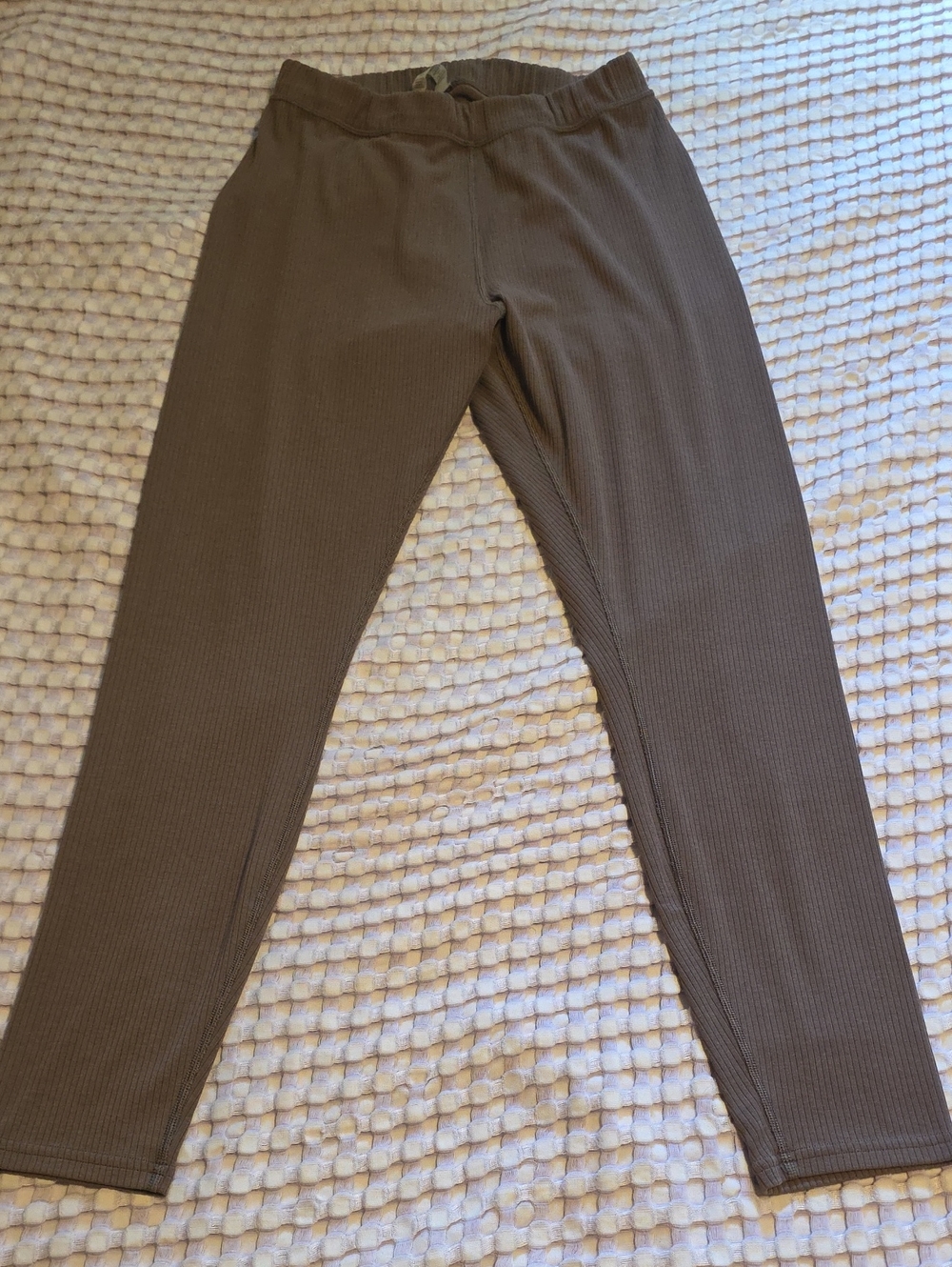 ALO Yoga Ribbed High-Rise Leggings in Brown